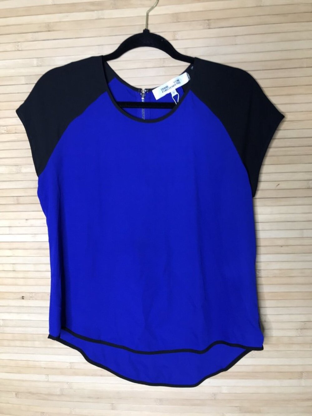 Diane Von Furstenberg Womens Colorblocked Blouse top Black Blue Size 6